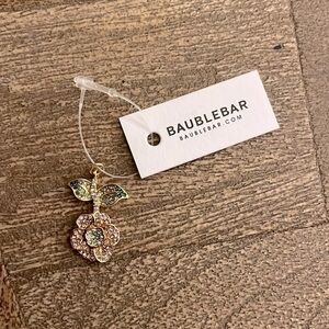 ✨NWT✨ BAUBLEBAR DISCONTINUED FLOWER CHARM!